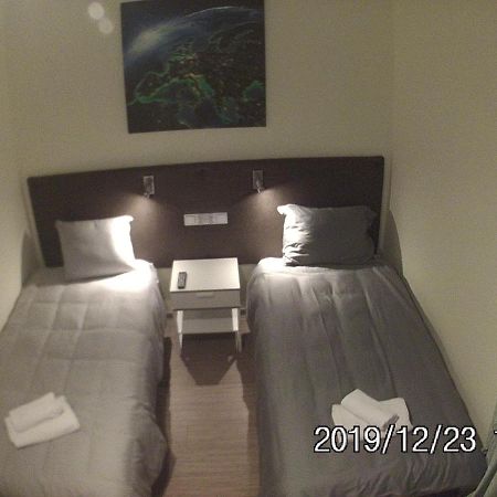 Rent0Nline Brwinow Rooms Экстерьер фото