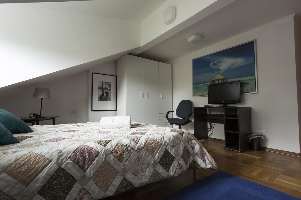 Rent0Nline Brwinow Rooms Экстерьер фото