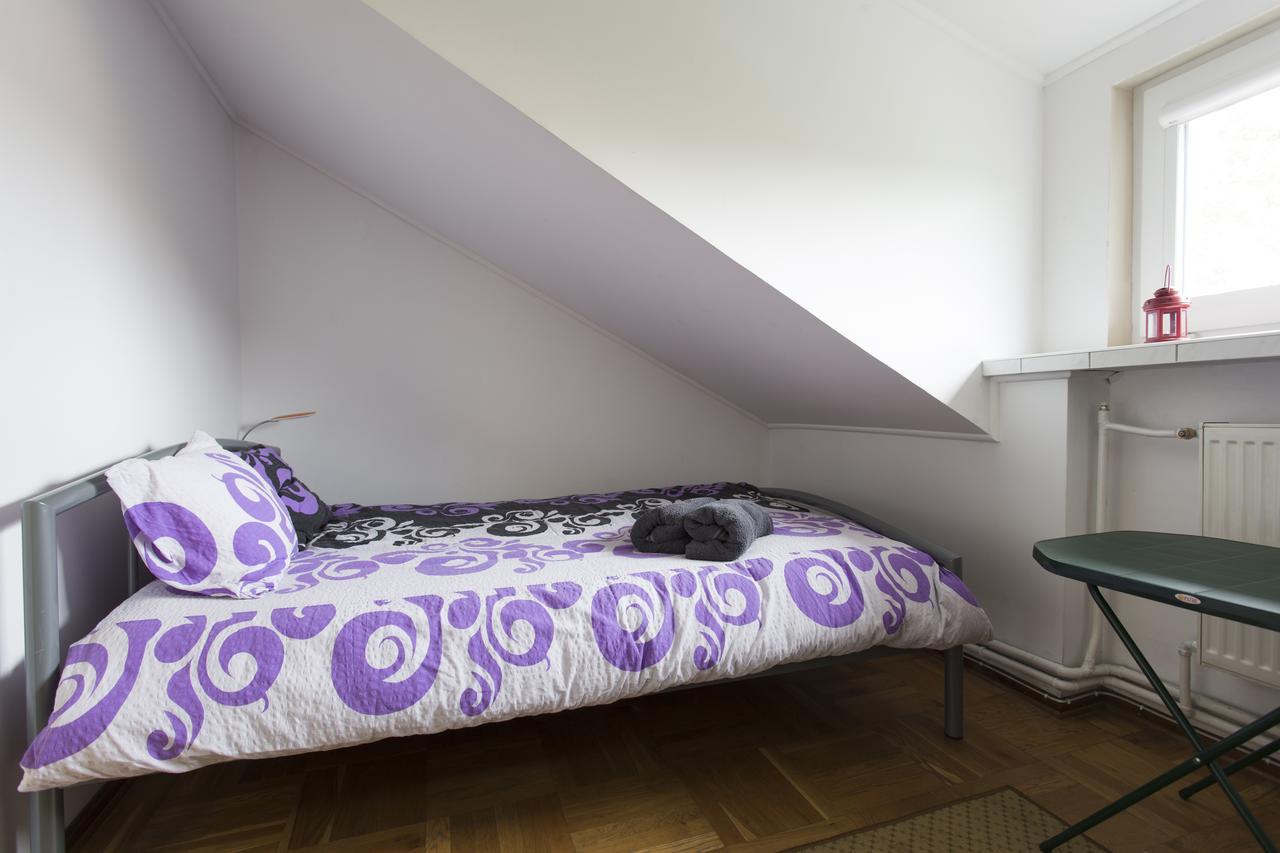 Rent0Nline Brwinow Rooms Экстерьер фото