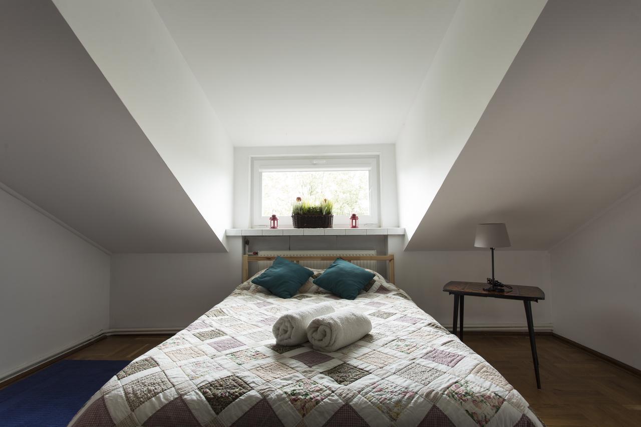 Rent0Nline Brwinow Rooms Экстерьер фото